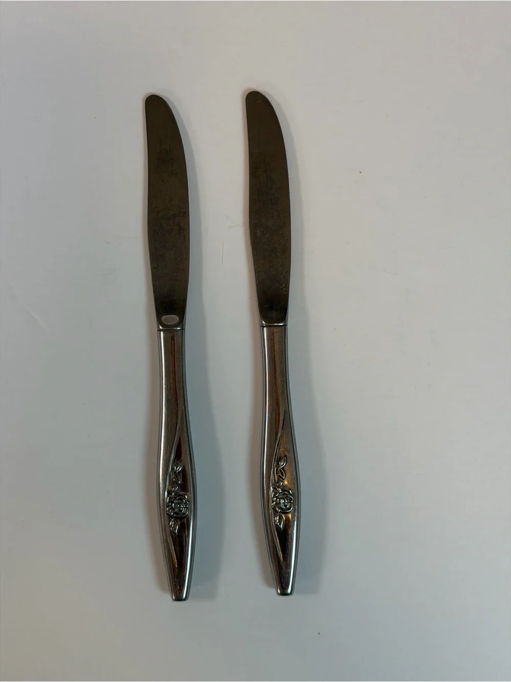 Oneidacraft Lasting Rose 2 Replacement Dinner Knives Stainless Steel Flatware